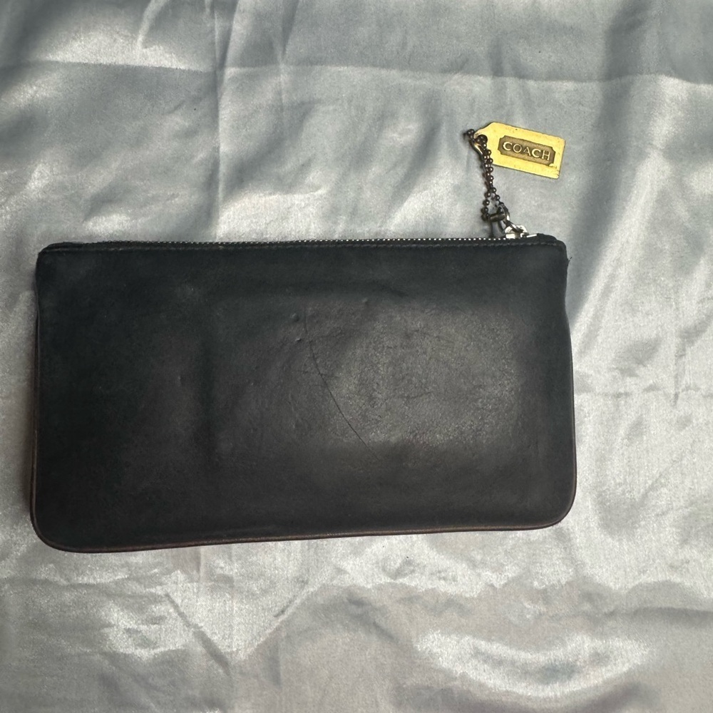 Coach Black and Brown Leather woman’s wallet. - Picture 2 of 6